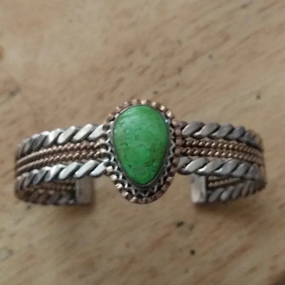 Gaspeite two tone cuff bracelet - Picture 1 of 4